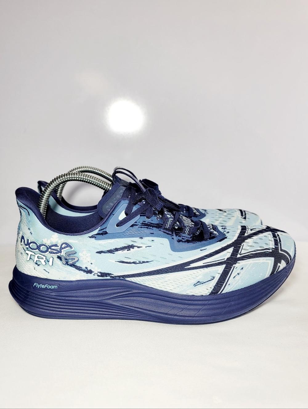 Asics Men size 10.5 Noosa TRI 15 running shoes.